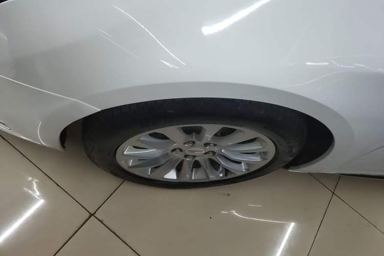 Used Cadillac XTS 2018 28T Elite Edition Left Front Wheel Hub