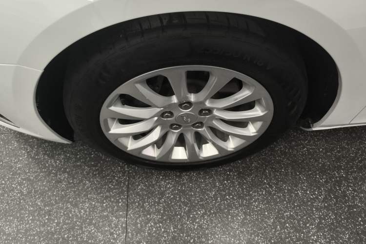 Used Cadillac XTS 2018 28T Tech Edition Left Front Wheel Hub