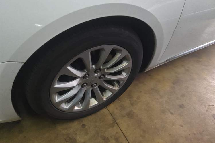 Used Cadillac XTS 2018 28T Tech Edition Left Front Wheel Hub