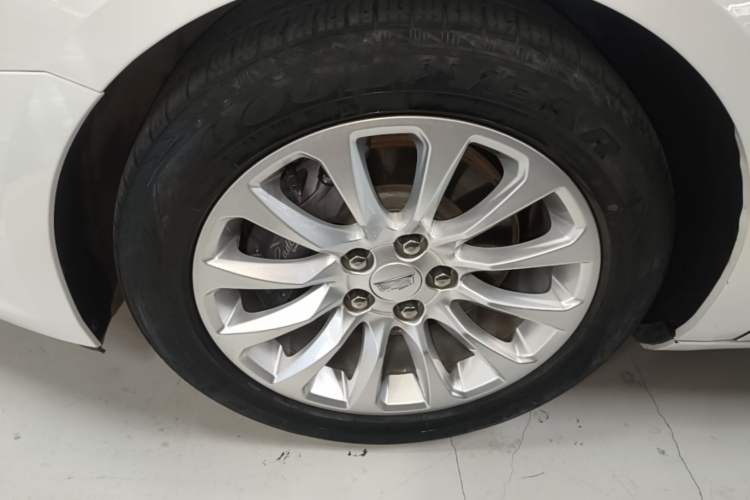 Used Cadillac XTS 2018 28T Tech Edition Left Front Wheel Hub