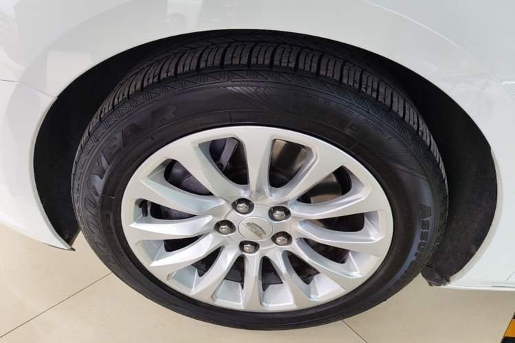 Used Cadillac XTS 2018 28T Tech Edition Left Front Wheel Hub