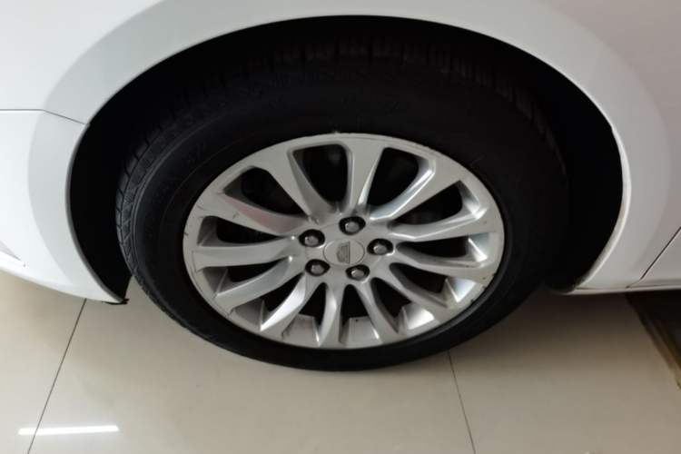 Used Cadillac XTS 2018 28T Tech Edition Left Front Wheel Hub