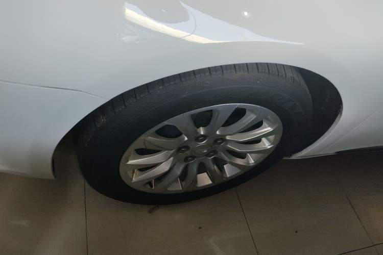 Used Cadillac XTS 2018 28T Tech Edition Left Front Wheel Hub