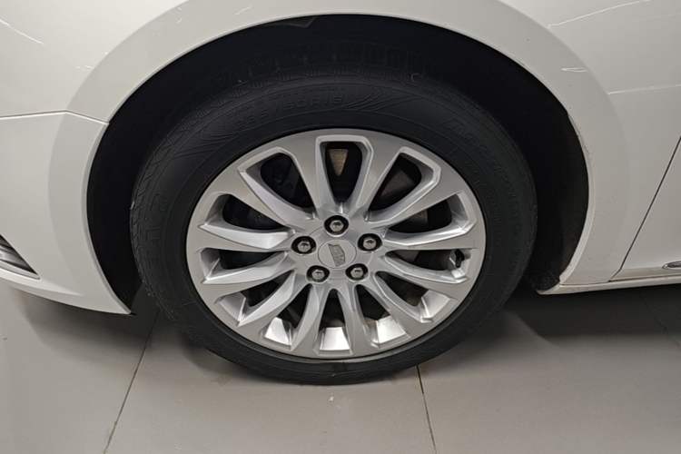 Used Cadillac XTS 2018 28T Tech Edition Left Front Wheel Hub