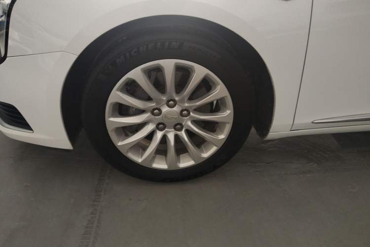 Used Cadillac XTS 2018 28T Tech Edition Left Front Wheel Hub