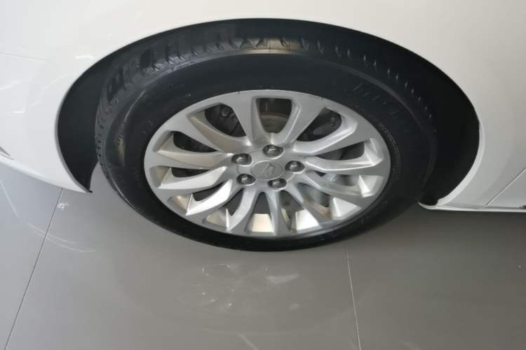 Used Cadillac XTS 2018 28T Elite Edition Left Front Wheel Hub