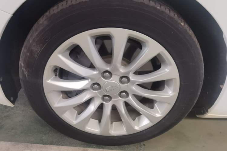 Used Cadillac XTS 2018 28T Tech Edition Left Front Wheel Hub