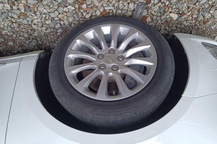 Used Cadillac XTS 2018 28T Elite Edition Left Front Wheel Hub
