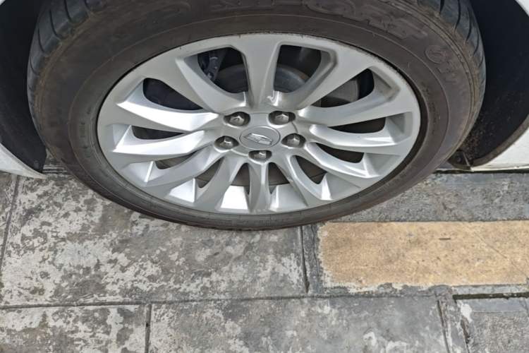Used Cadillac XTS 2018 28T Elite Edition Left Front Wheel Hub