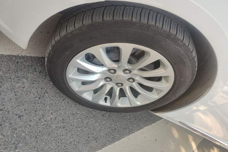 Used Cadillac XTS 2018 28T Elite Edition Left Front Wheel Hub