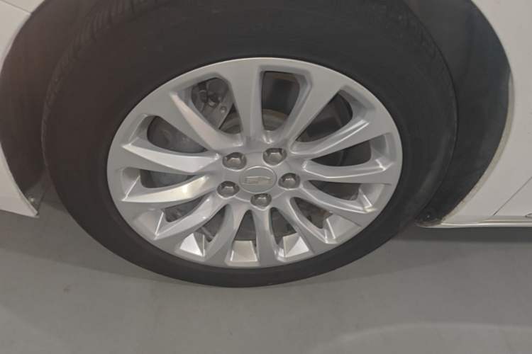 Used Cadillac XTS 2018 28T Tech Edition Left Front Wheel Hub