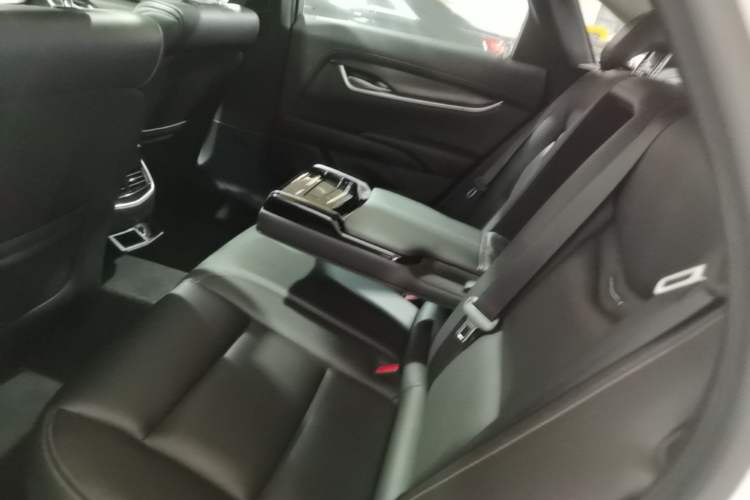 Used Cadillac XTS 2018 28T Elite Edition Left Rear Seat