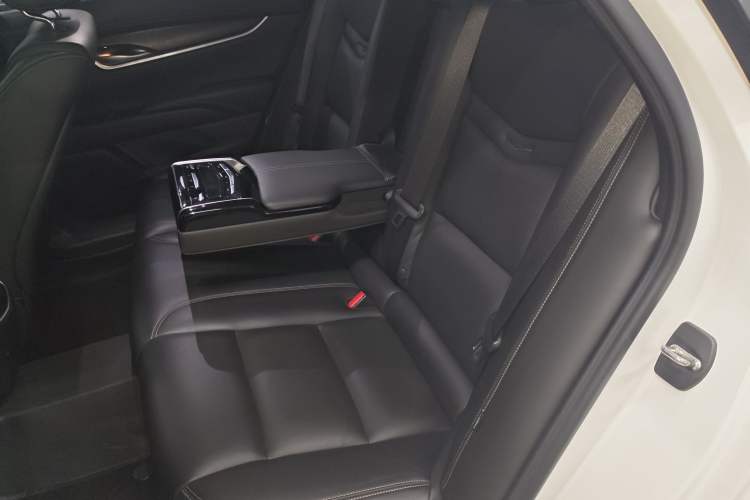 Used Cadillac XTS 2018 28T Elite Edition Left Rear Seat