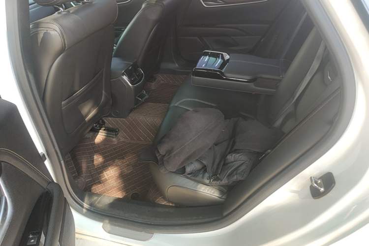Used Cadillac XTS 2018 28T Elite Edition Left Rear Seat