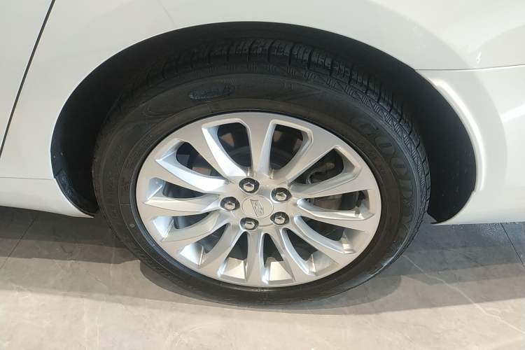 Used Cadillac XTS 2018 28T Elite Edition Left Rear Wheel Hub