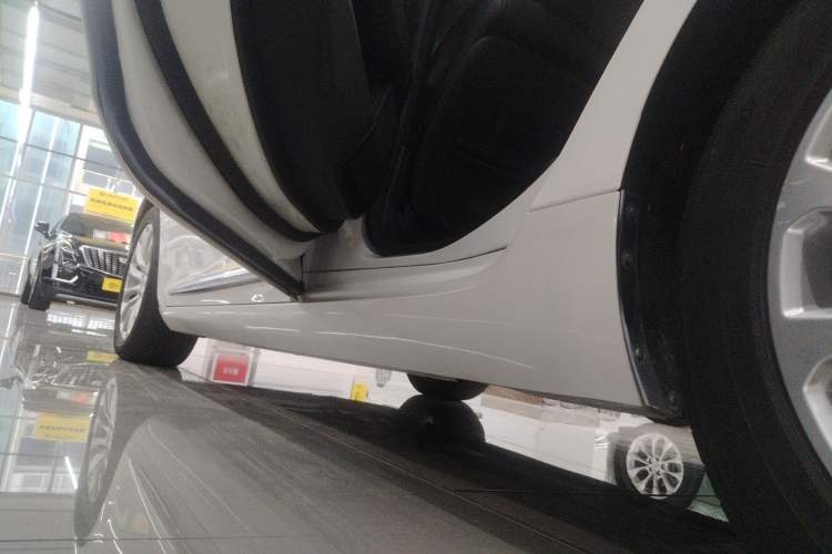 Used Cadillac XTS 2018 28T Tech Edition Left Side Sill