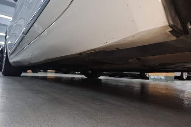 Used Cadillac XTS 2018 28T Tech Edition Left Side Sill