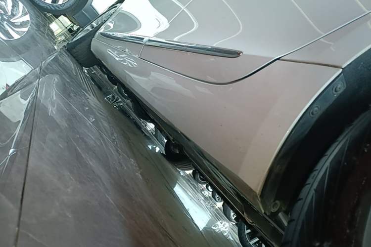 Used Cadillac XTS 2018 28T Tech Edition Left Side Sill