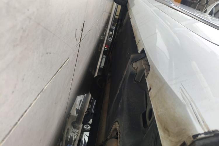 Used Cadillac XTS 2018 28T Tech Edition Left Side Sill