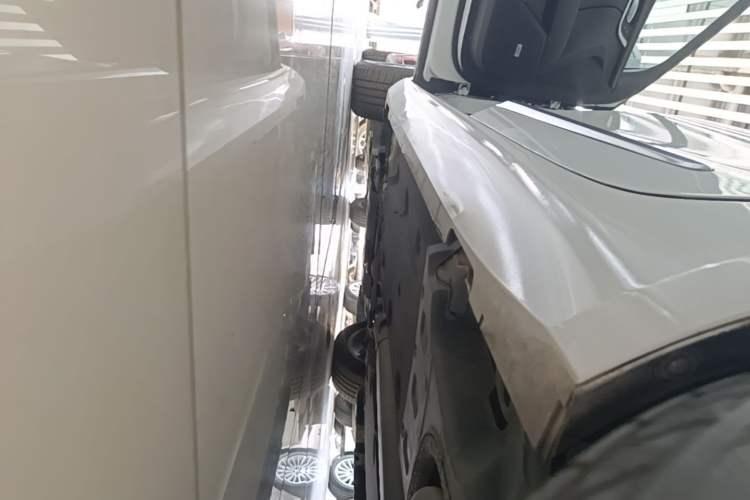 Used Cadillac XTS 2018 28T Tech Edition Left Side Sill