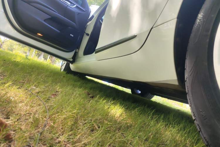 Used Cadillac XTS 2018 28T Elite Edition Left Side Sill