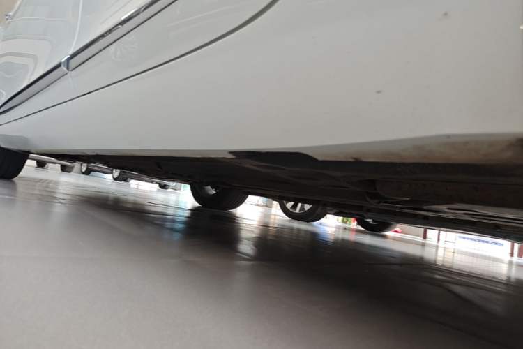 Used Cadillac XTS 2018 28T Elite Edition Left Side Sill