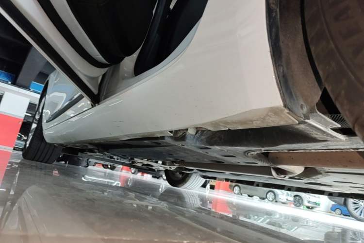 Used Cadillac XTS 2018 28T Tech Edition Left Side Sill