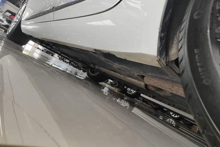 Used Cadillac XTS 2018 28T Tech Edition Left Side Sill