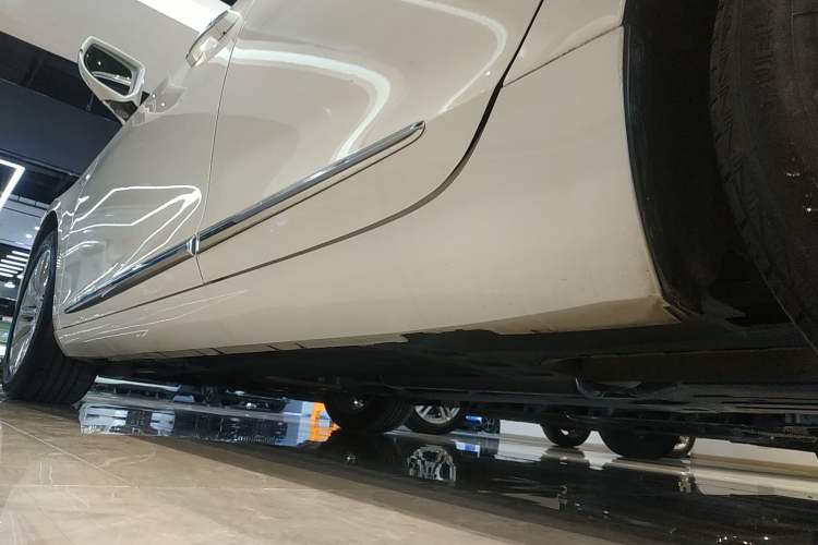 Used Cadillac XTS 2018 28T Elite Edition Left Side Sill
