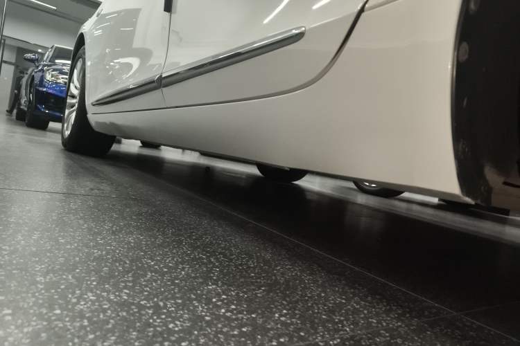 Used Cadillac XTS 2018 28T Tech Edition Left Side Sill