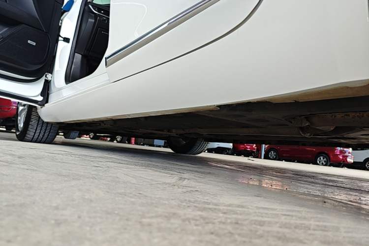 Used Cadillac XTS 2018 28T Tech Edition Left Side Sill