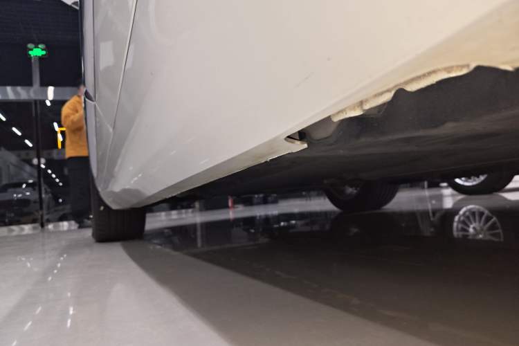 Used Cadillac XTS 2018 28T Elite Edition Left Side Sill