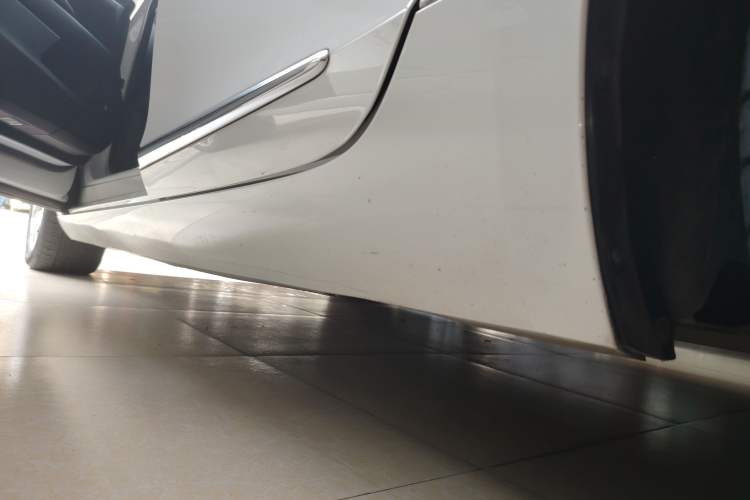 Used Cadillac XTS 2018 28T Tech Edition Left Side Sill