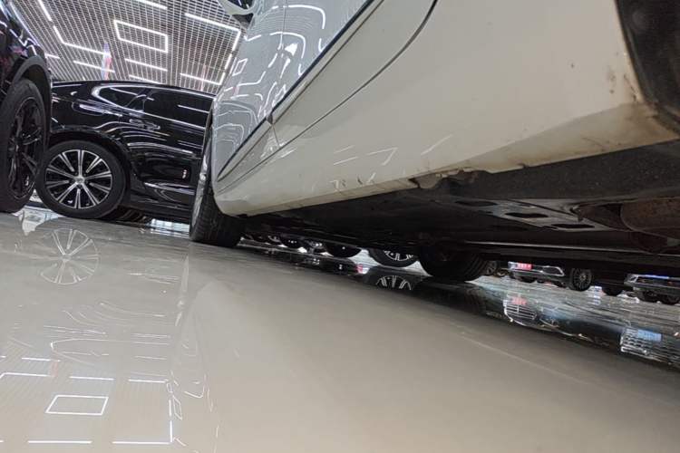 Used Cadillac XTS 2018 28T Tech Edition Left Side Sill
