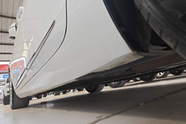 Used Cadillac XTS 2018 28T Tech Edition Left Side Sill