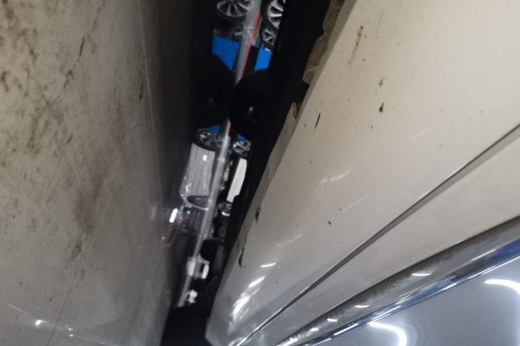 Used Cadillac XTS 2018 28T Tech Edition Left Side Sill