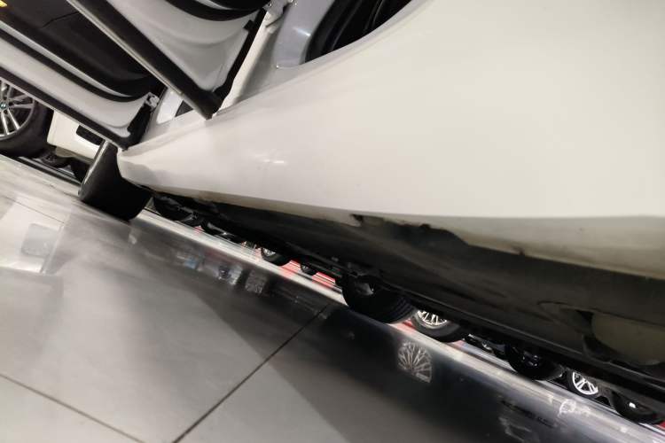 Used Cadillac XTS 2018 28T Tech Edition Left Side Sill