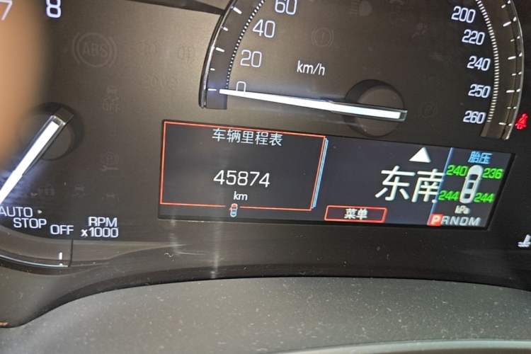 Used Cadillac XTS 2018 28T Tech Edition Odometer Close Up
