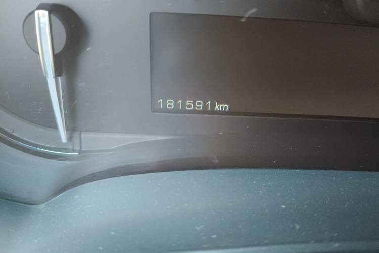 Used Cadillac XTS 2018 28T Tech Edition Odometer Close Up