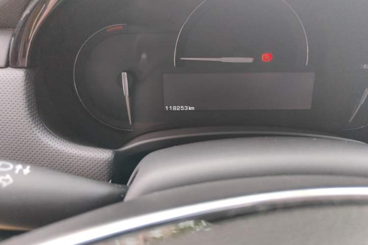 Used Cadillac XTS 2018 28T Tech Edition Odometer Close Up