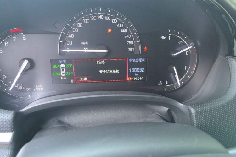 Used Cadillac XTS 2018 28T Elite Edition Odometer Close Up