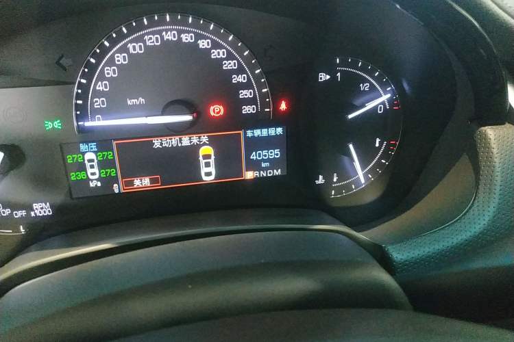 Used Cadillac XTS 2018 28T Elite Edition Odometer Close Up