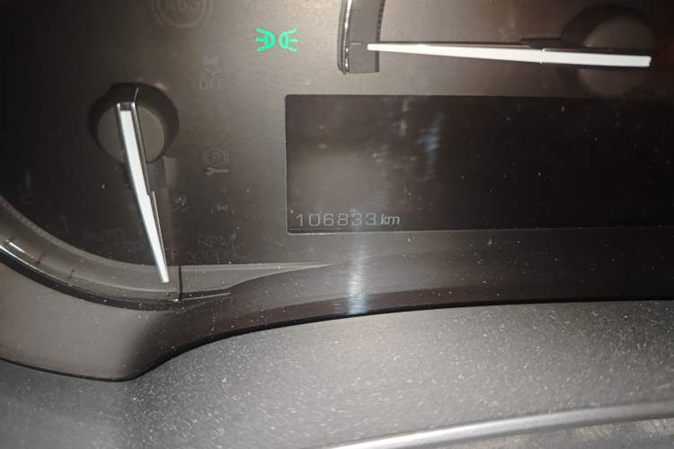 Used Cadillac XTS 2018 28T Tech Edition Odometer Close Up