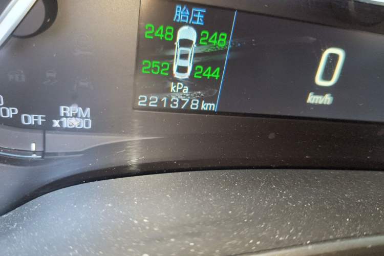 Used Cadillac XTS 2018 28T Tech Edition Odometer Close Up