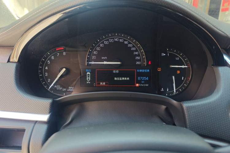 Used Cadillac XTS 2018 28T Elite Edition Odometer Close Up