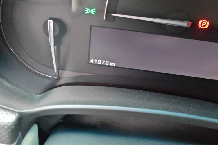 Used Cadillac XTS 2018 28T Elite Edition Odometer Close Up