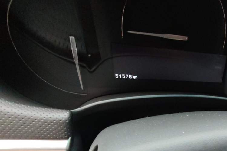 Used Cadillac XTS 2018 28T Tech Edition Odometer Close Up