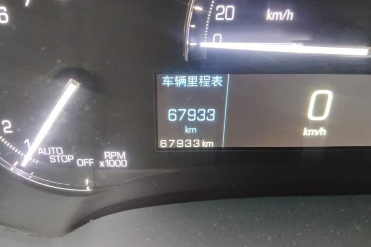 Used Cadillac XTS 2018 28T Elite Edition Odometer Close Up