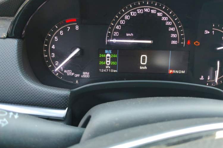 Used Cadillac XTS 2018 28T Elite Edition Odometer Close Up