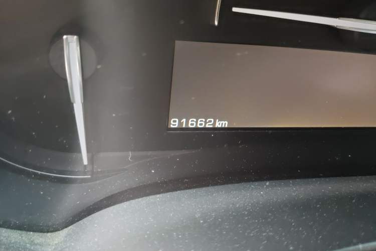 Used Cadillac XTS 2018 28T Tech Edition Odometer Close Up